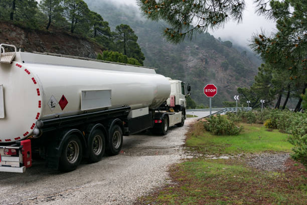 Licença ambiental para transporte de produtos perigosos em Santos